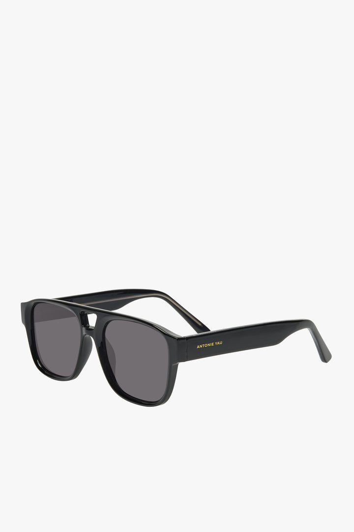 ‘REGAN’ BLACK