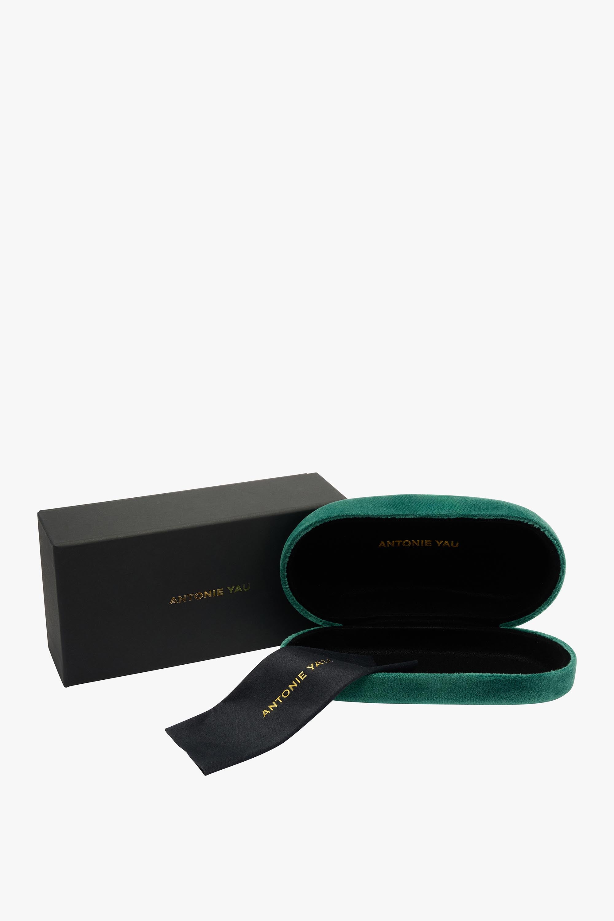 TINO' BLACK – Antonie Yau